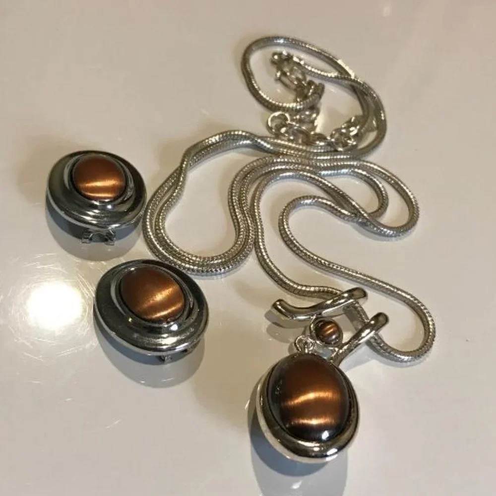 Vintage Liz Claiborne Silver-Tone & Copper Cabochon Necklace and Earrings Set - Picture 11 of 11
